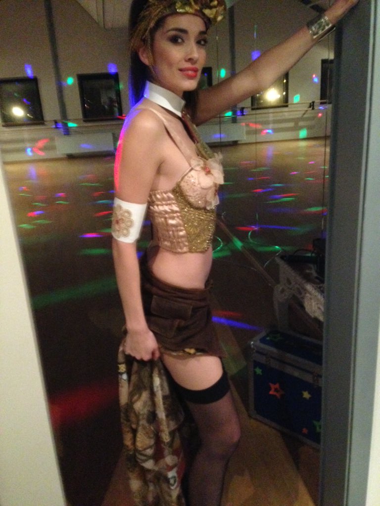 @KimKionaVocal <a href="/sannieee2211/">Sandra Oppelaar</a> a big hug to Kim Kiona!! She made our party to a great success