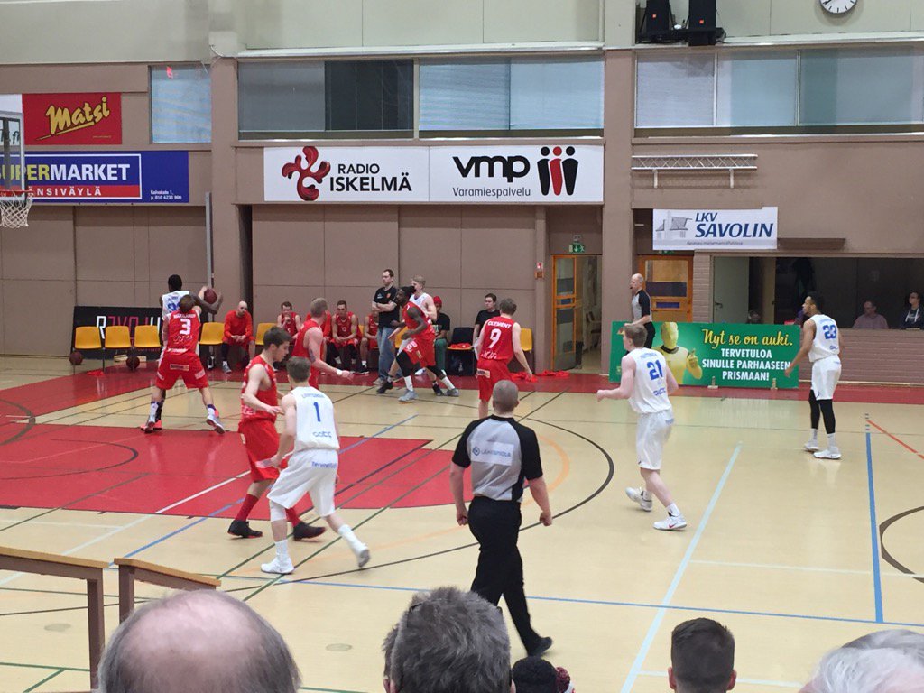 #Keskimaa isännöi tänään JBA:n ottelua Oulua vastaan. Tasaista on. #koripallo #JBA #monnari #isännyysottelu