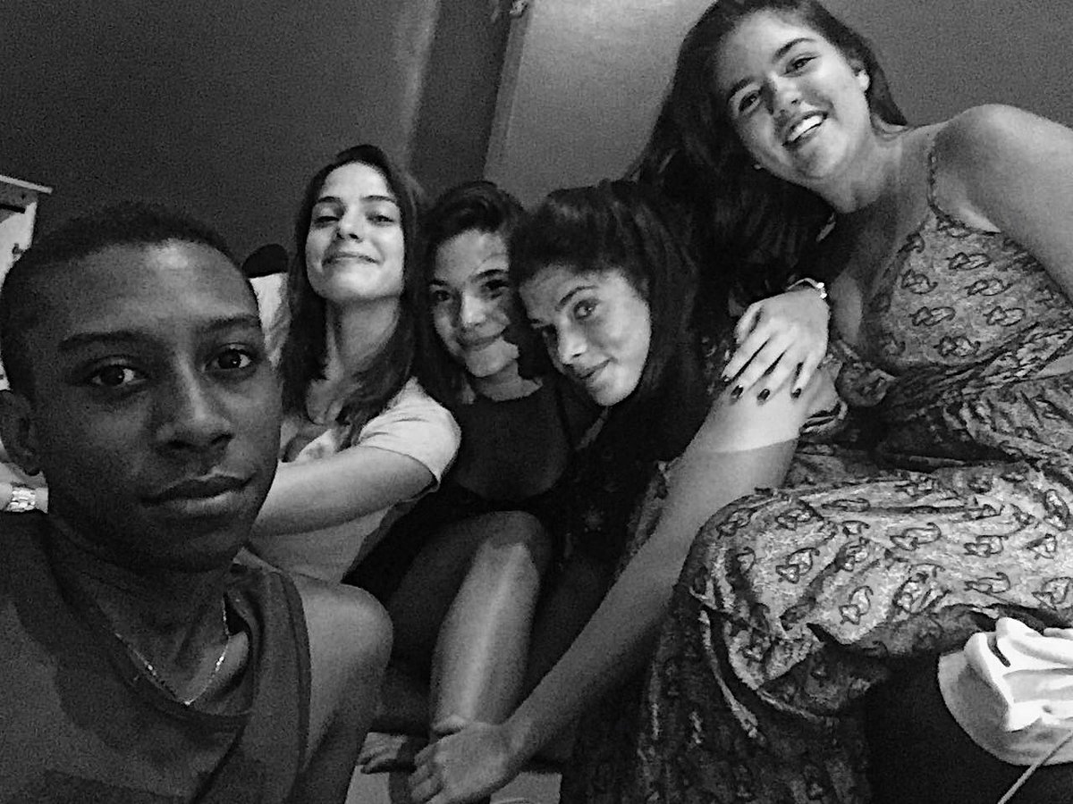 RachBaranovska's tweet photo. Se a gente vai juntinho, vai bem❤️ https://t.co/cdjKOETz22