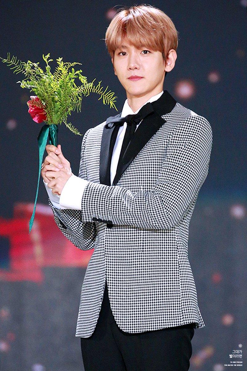 MYB_920506's tweet photo. 170113 골든디스크 #백현 #BAEKHYUN
꽃보다변백현♥ https://t.co/3ilpIA1v3F