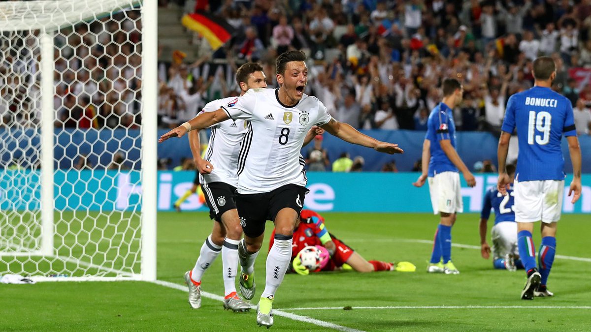 2011: 🏆
2012: 🏆
2013: 🏆
2015: 🏆
2016: 🏆

Congrats on winning #DieMannschaft's Player of the Year award again, @MesutOzil1088!