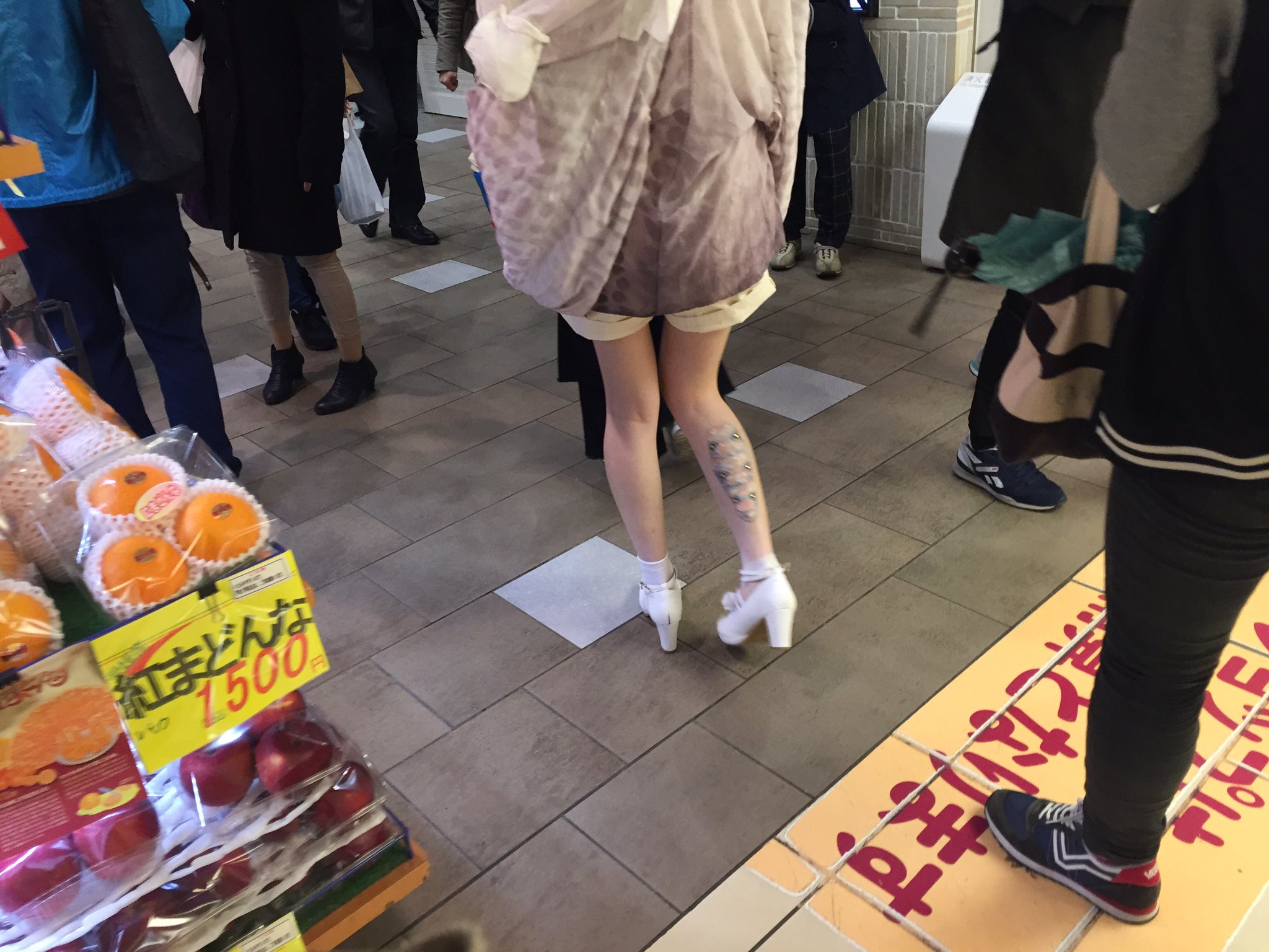 そしたらニシダ 蝶々の纏足 ボディペイントと 膿 の製作をしました 複数作ったのだけど当日着けられなかったものもあり 翌日ぐらいまでは膿からジュースのにおいが凄いしていたのですが 今は無臭です スマホで撮った写真ですみません 綺麗なお そしたらニシダ 蝶々の纏足 ボディペイントと 膿 の製作をしました 複数作ったのだけど当日着けられなかったものもあり 翌日ぐらいまでは膿からジュースのにおいが凄いしていたのですが 今は無臭です スマホで撮った写真ですみません 綺麗なお