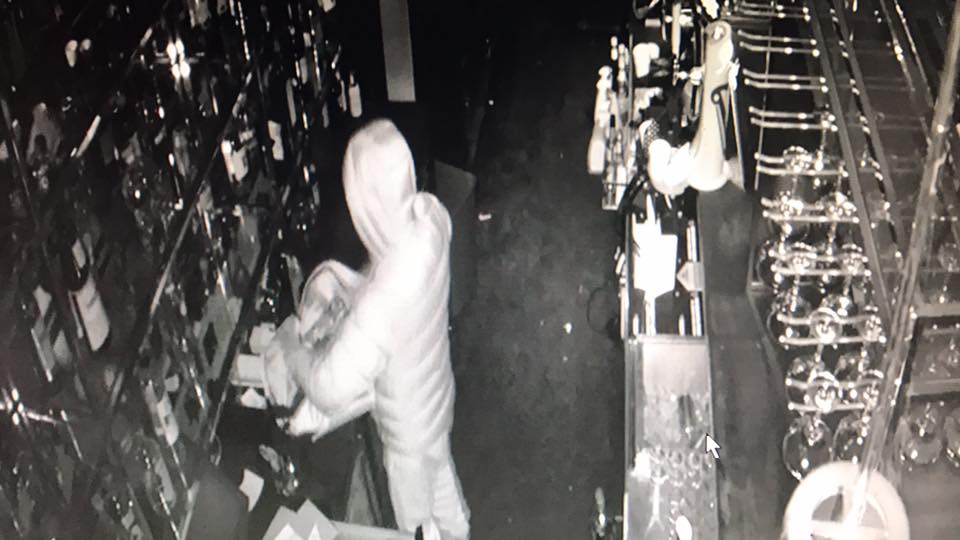 safeshieldfs's tweet photo. A huge amount of break-ins within North Lanarkshire this week. Be vigilant and make sure you are safe in your home! https://t.co/447W3LhQzv https://t.co/XJ7JW0uoSe