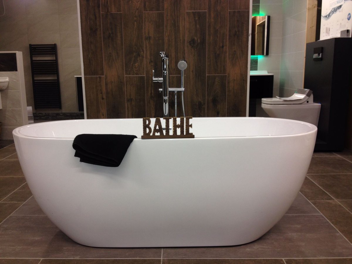 Bathe_NI's tweet photo. Some of our Showroom Bays with reductions of up to 70% in our January Sale! #JanSale #Bathe https://t.co/6aHZ8ITZha