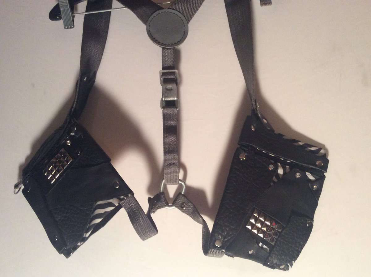 OdditiesRandom's tweet image. Harness wallet made with surplus and leather.