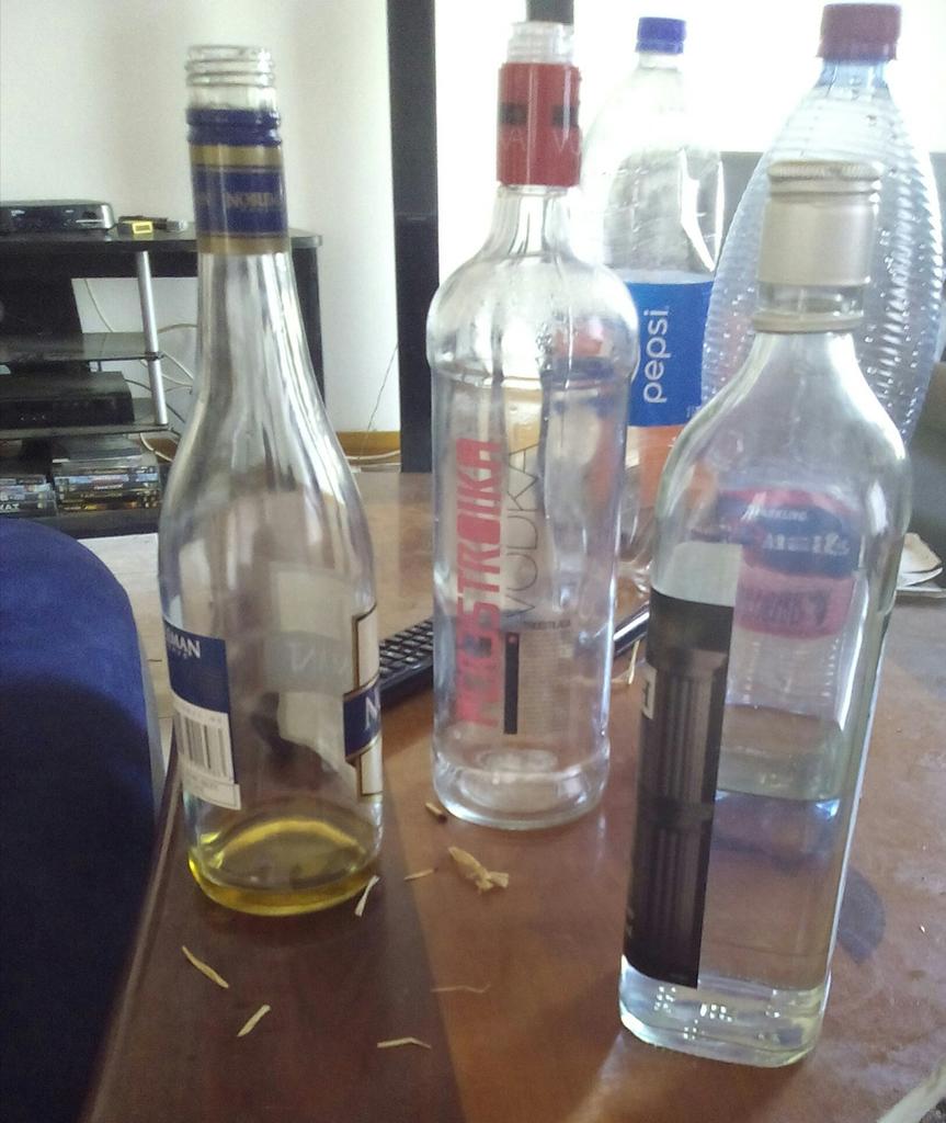 iamkhalifaBW's tweet photo. Weekend Summary Pictures
#3BottlesDown #RedCupEvent https://t.co/w36Ga8zijE