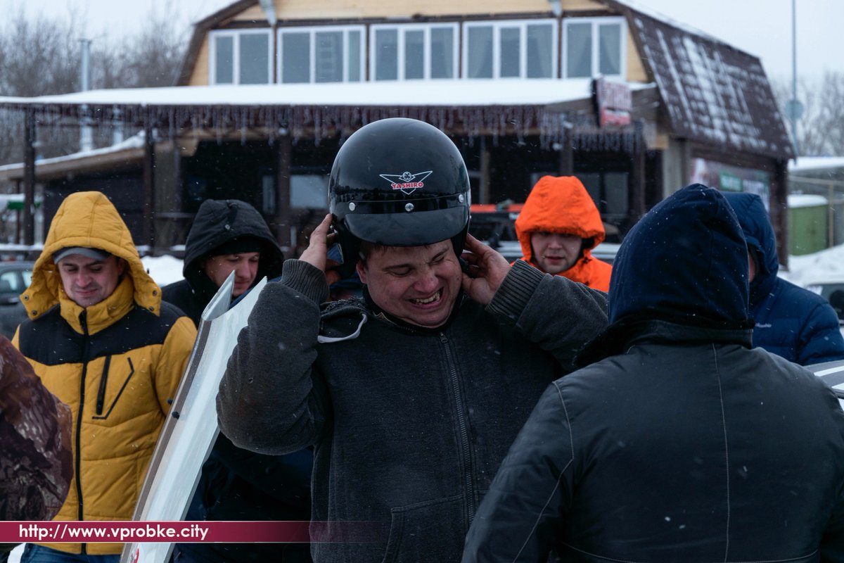 ФотоФакт от журнала "В пробке. Сити". Город Ульяновск.Гонки на льду «Свияга Ринг — 2017». 15 января 2017 год.