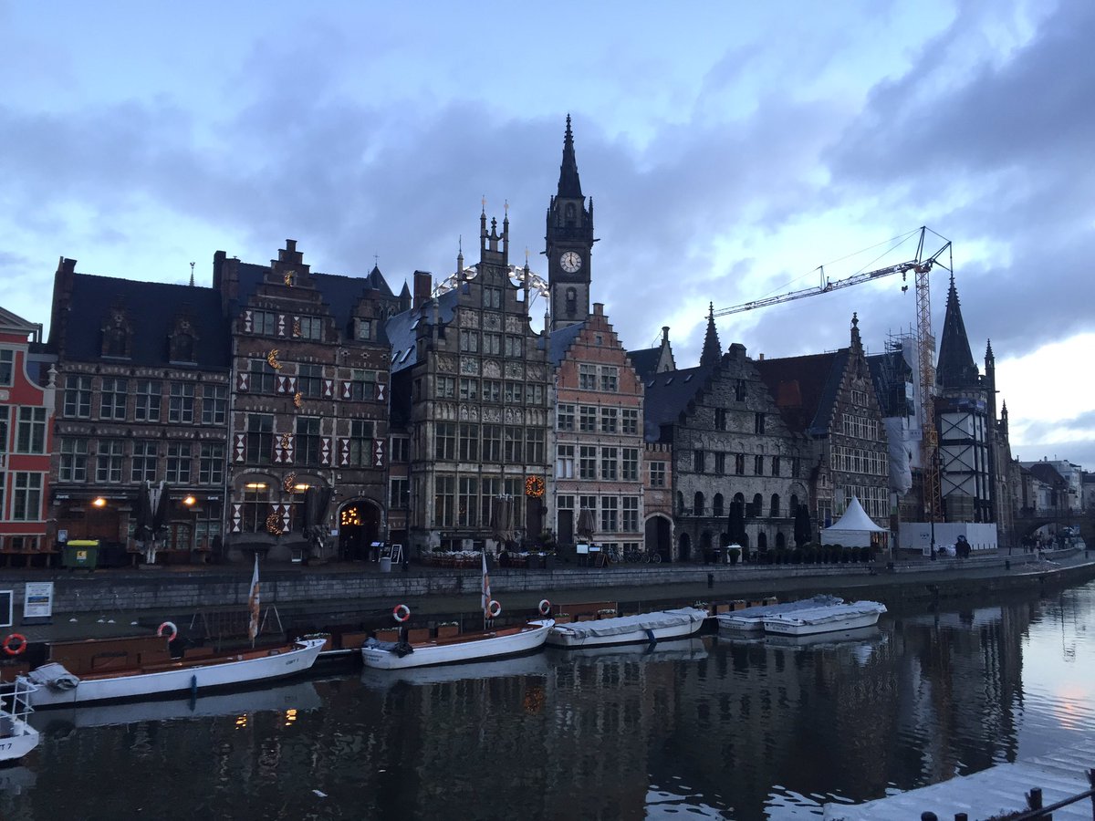 Weekendje Gent. Wat een prachtige stad. Met heerlijke eet tentjes. En gespot: <a href="/SalanovaLettuce/">Salanova®</a> van #DeJongheSalafs bij #Aulatoog