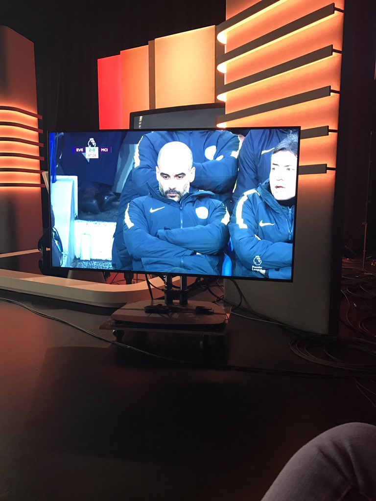 KyoAFC's tweet photo. The moment you notice you are bald https://t.co/0bHLL2JSjw