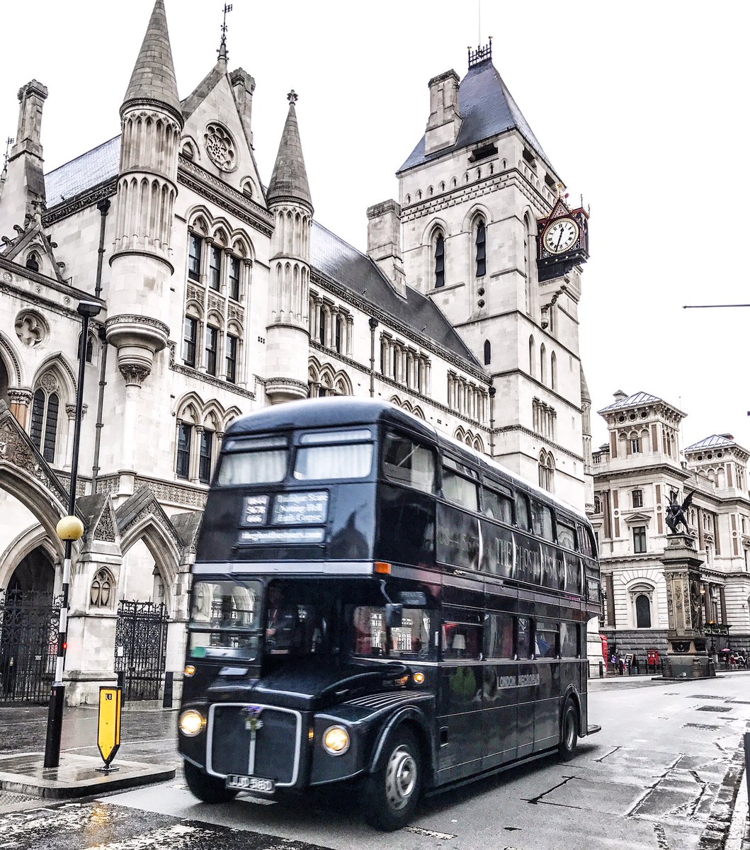 How are you dealing with this rainy Sunday? 🌧🌂