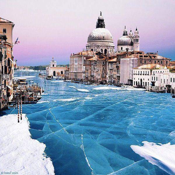 #Venice big freeze. Apparently, first time in history. Stunning! Photo by #AnnaJustineSteiger