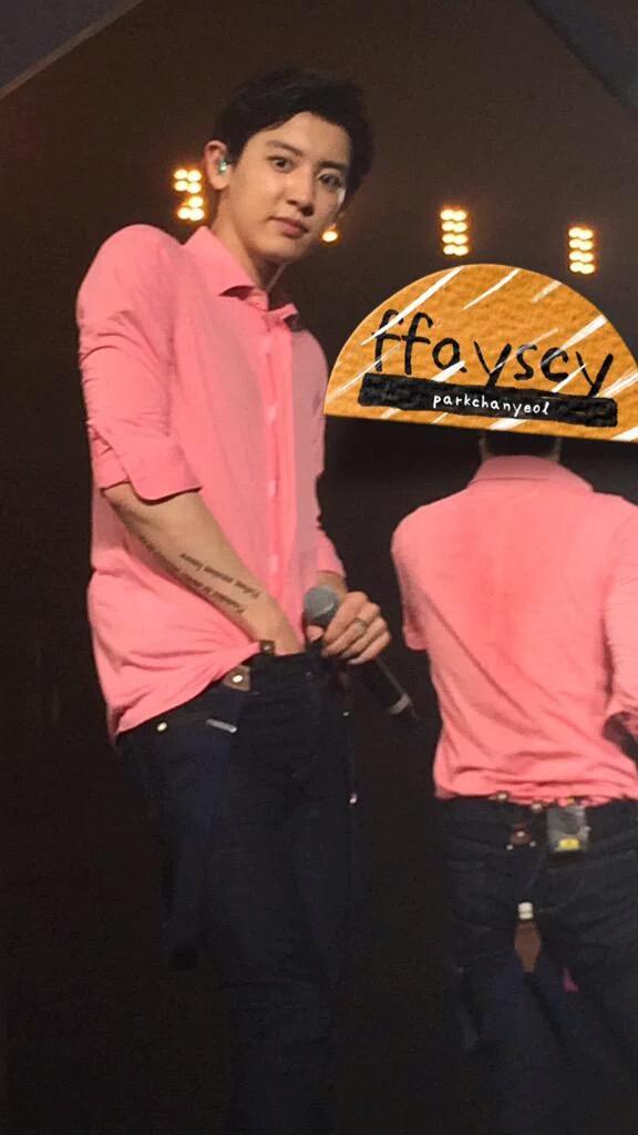 chanyeol_pic's tweet photo. out of context chanyeol: https://t.co/Zq7UAeNnF4