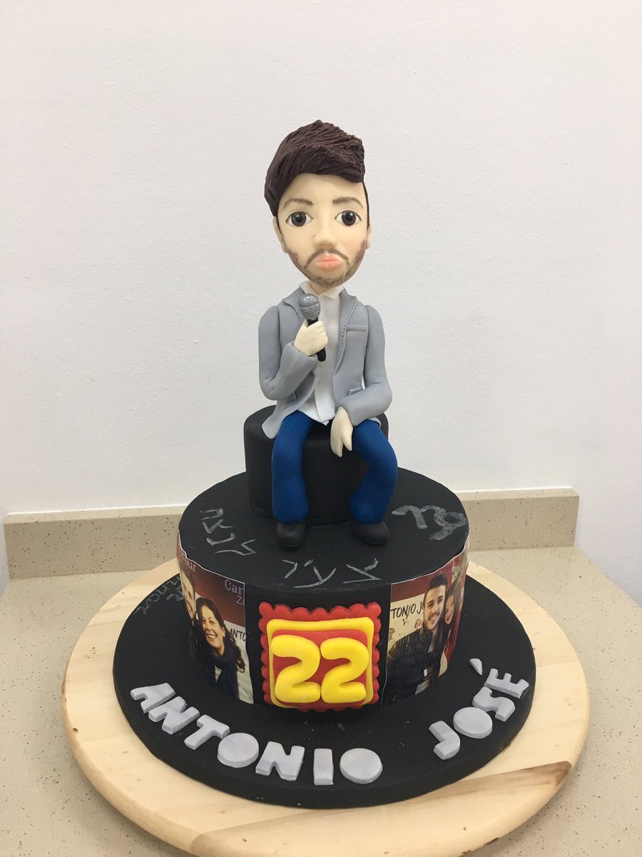 NookSugar's tweet photo. Feliz 22 cumpleaños, Artista!!!! @AntonioJSMazuec #personalcake #tartaspersonalizadas #beSweet #sugarsnook https://t.co/8jLUPrycVw