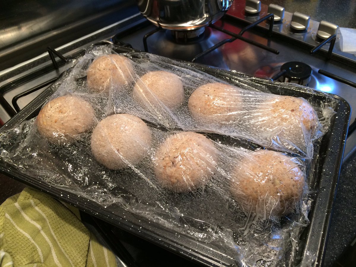 PennyGolightly's tweet photo. Penny Golightly was slightly disappointed to find out what Seedy Bun Sunday actually looked like #homemade #tennerweek https://t.co/nmdwJ8CeOb