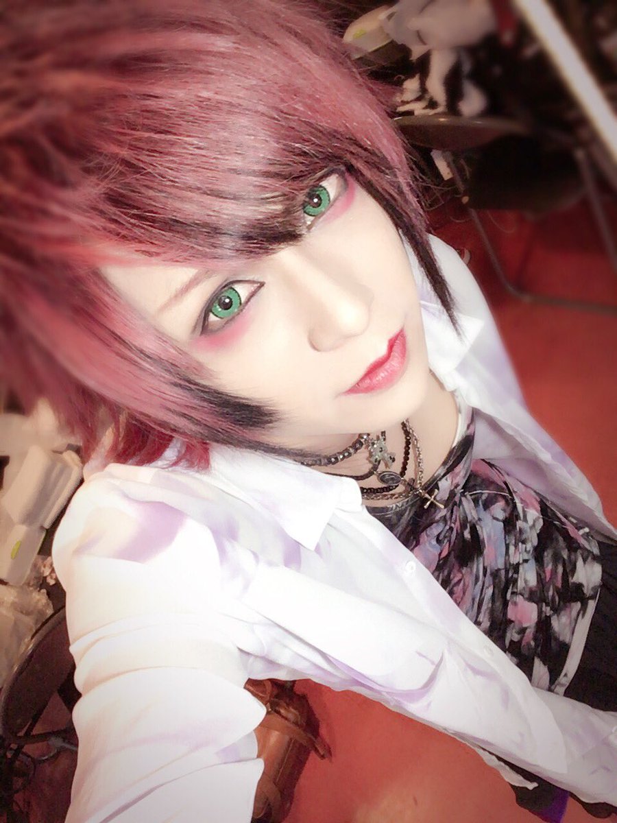 gh_satoru's tweet photo. ラストワンマン本当にありがとう‼︎

奇跡を運んだ353日、最高に幸せでした。

沢山の思い出をありがとう。

これからそれぞれ別の道をいくと思うけど5人全員が音楽をやめるわけじゃないから変わらずの応援宜しくな‼︎

皆 愛してます
こらからもずっと、、、！ https://t.co/hDahJNKZZM