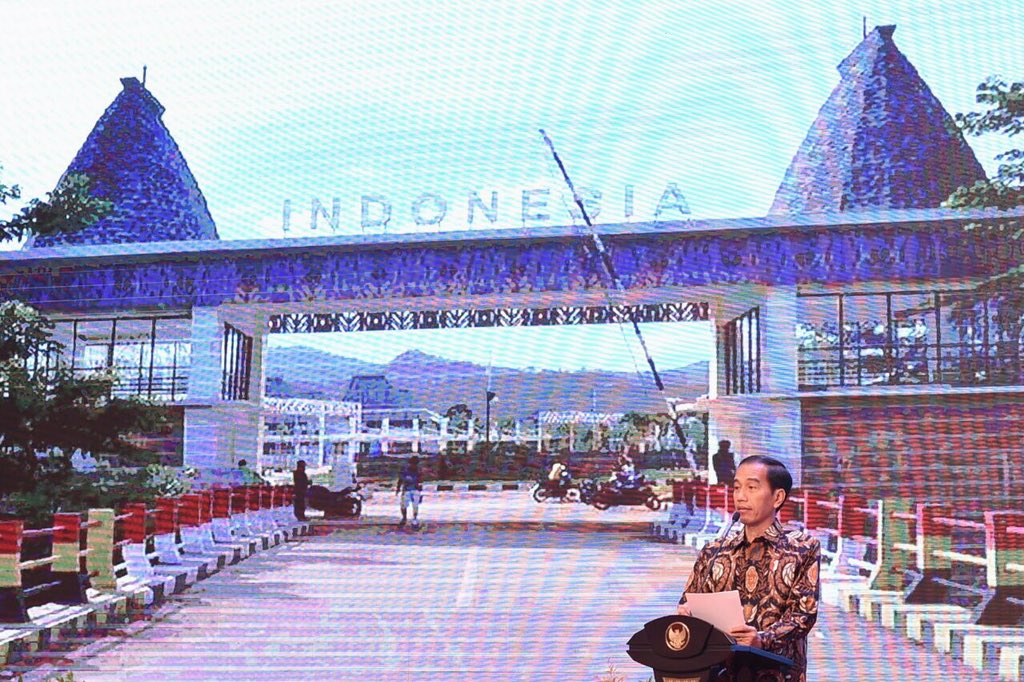 jokowi's tweet photo. Kita harus bergerak cepat untuk menyejahterakan rakyat. Dengan bahu membahu kita bisa mengatasi dinamika zaman. Selamat HUT ke-18 PKPI –Jkw https://t.co/iX7c9ufvGY