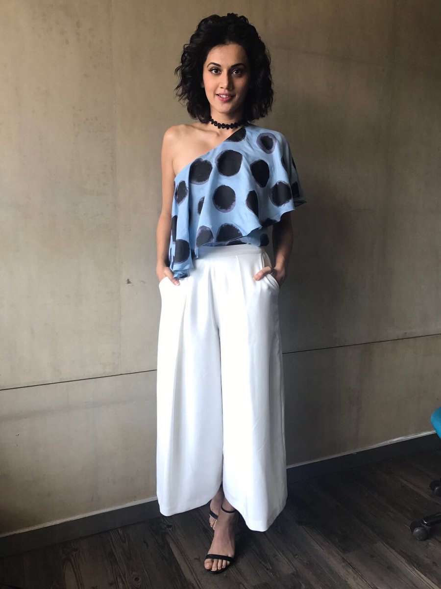 DevsB's tweet photo. Styled: @taapsee in #Bennch for interviews for #RunningShaadiDotCom https://t.co/RJzGhQUKdl