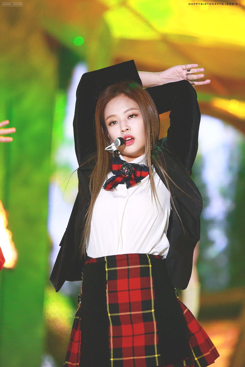 kimjennie960116's tweet photo. #QueenJennieDay
이세상 존재하는것중 가장 빛나고 예쁜
우리 제니야 너의 생일을 진심으로 축하해❤ https://t.co/0x0voIuCuM