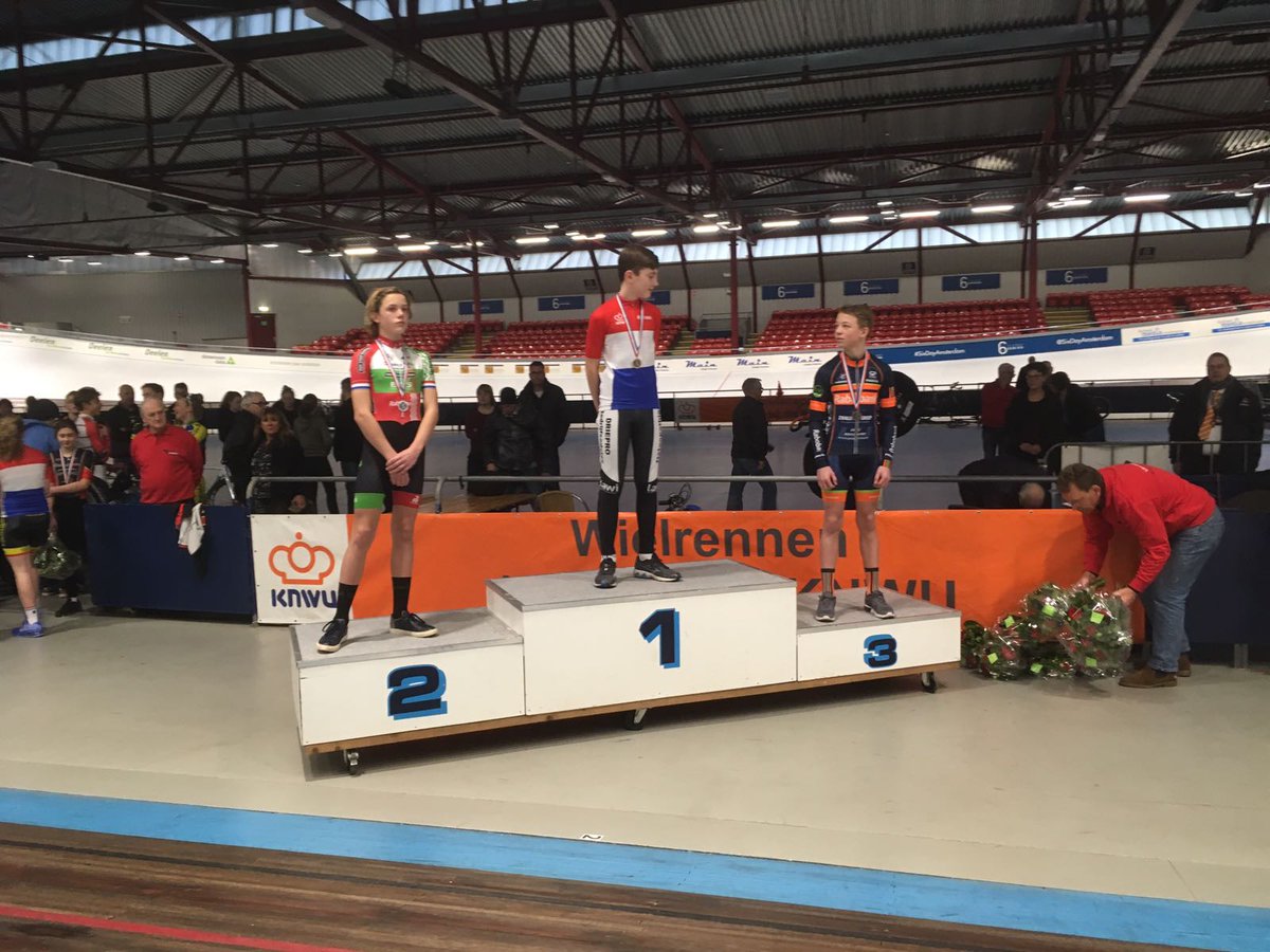 Thomas Lakeman 2e op het NK Sprint! Na een goed wegseizoen met de 3e plaats op het NK deze winter ook bijzonder goed op de baan!