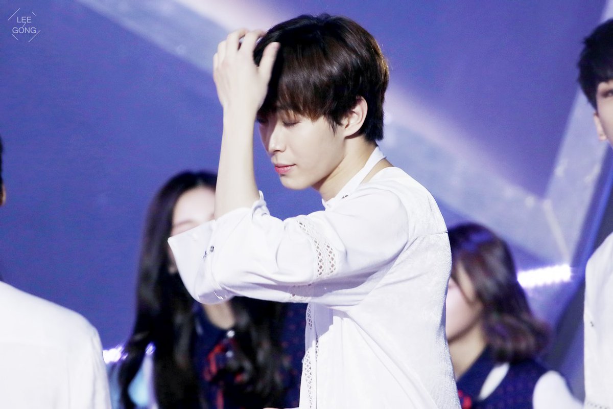 _929_20's tweet photo. 170114 #VIXX #홍빈 ( @RedBeans93 )
나의 천사님😇

https://t.co/lkkHoBgfsf
https://t.co/CCB3Kvy3St https://t.co/e8Ev3BiQ61