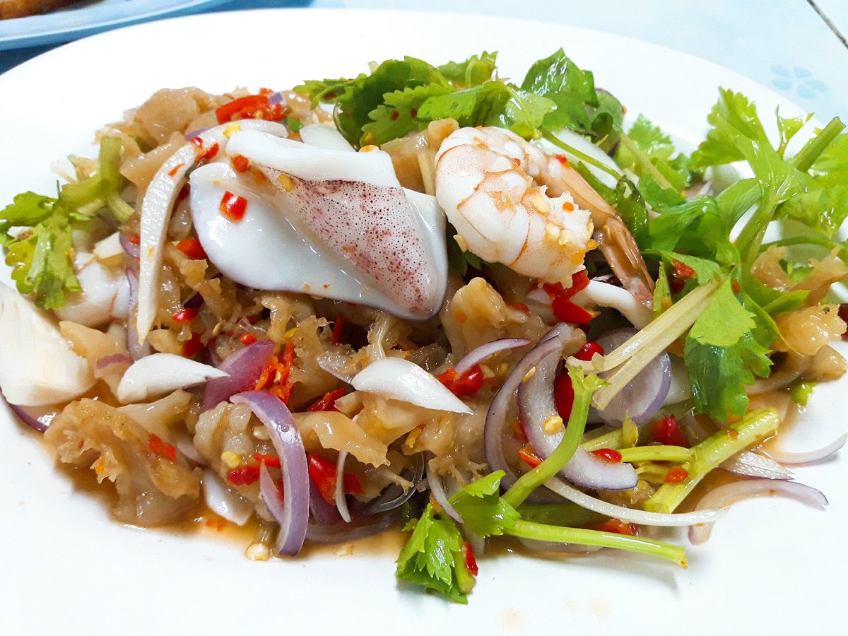 lalinsiri's tweet photo. "เจ๊นิด" ชลบุรี อร่อยล้ำ😙 เป็ดไฟแดง..เนื้อแน่นไม่คาว อาหาร 5 อย่าง ข้าว 1 โถแบบพูนๆ ชุดเครื่องดื่ม 500 เป๊ะ ถูกและดีมีที่นี่ @aroii https://t.co/ooD2BLL0TQ