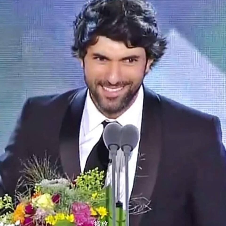 lolarroni1's tweet photo. @Doaa12646625 @VienChandra @AnaPaul96065645 @mendeznorma1 @nahid160 Brillante actuación de #EnginAkyürek la mejor recompensa.. https://t.co/4PkRPB0gUI