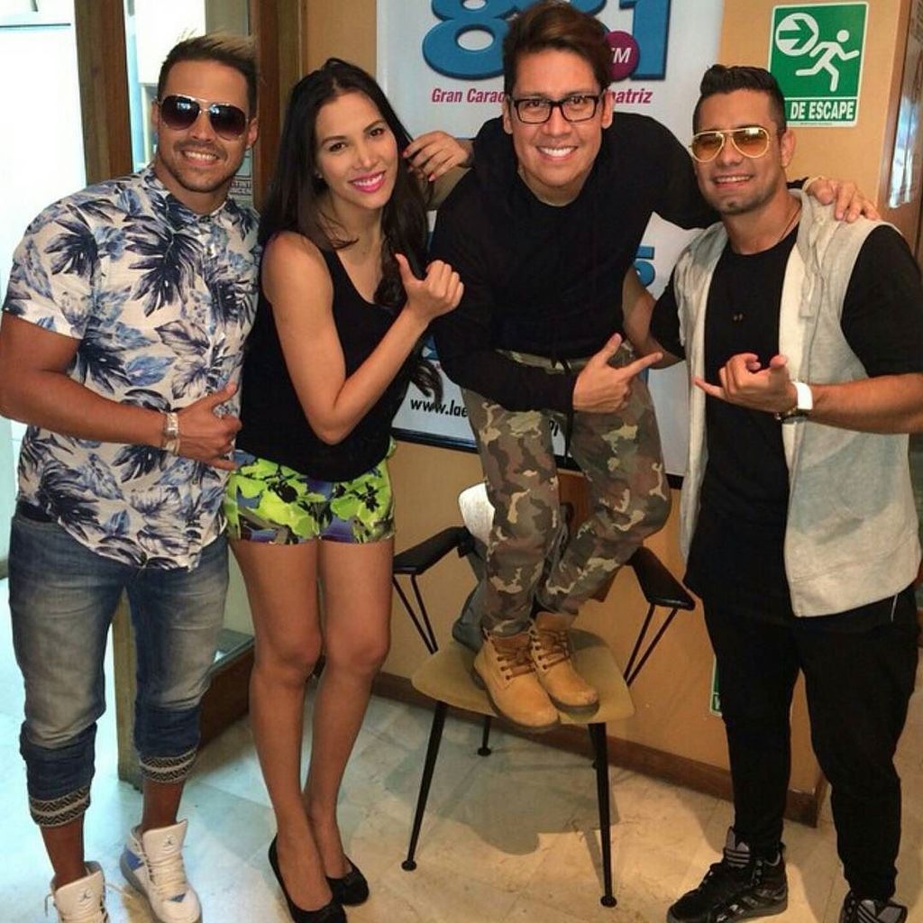 Que chimbo despertar con esta noticia..... nos quitaron un gran talento... que dios te reciba con los brazos abiert…