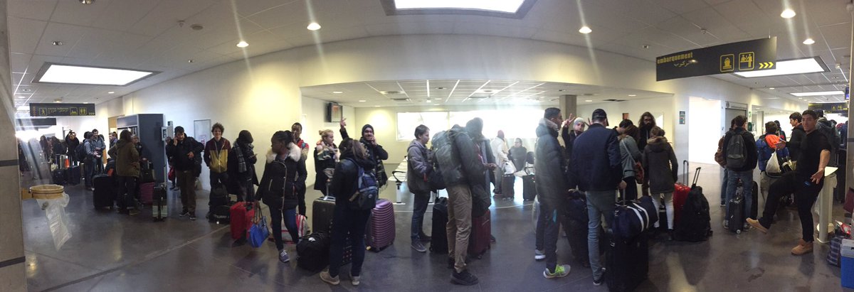 i_engagement's tweet photo. Les lauréats de la promotion d'automne 2016 se préparent pout l'embarquement vers #Tunis.
#LiveIDE
#PromoIDE2016 https://t.co/b6PMVJfIfq