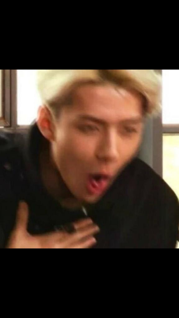CardiacBangtan's tweet photo. JOOHEON
VAI
LANÇAR
MIXTAPE

EU
NÃO 
TO
BEM https://t.co/90UOx5Zd46