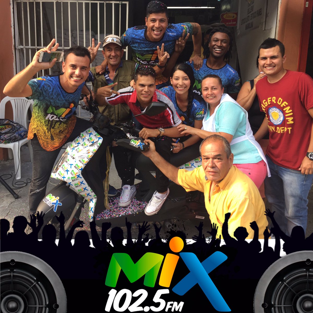 mix1015fmcali's tweet photo. En el 2016 entregamos una #MotoMix 0 Km, y en el 2017 un IPhone 7 puede ser tuyo, cambia tu estado, ponte #ModoMix https://t.co/8pdCQJA0c6