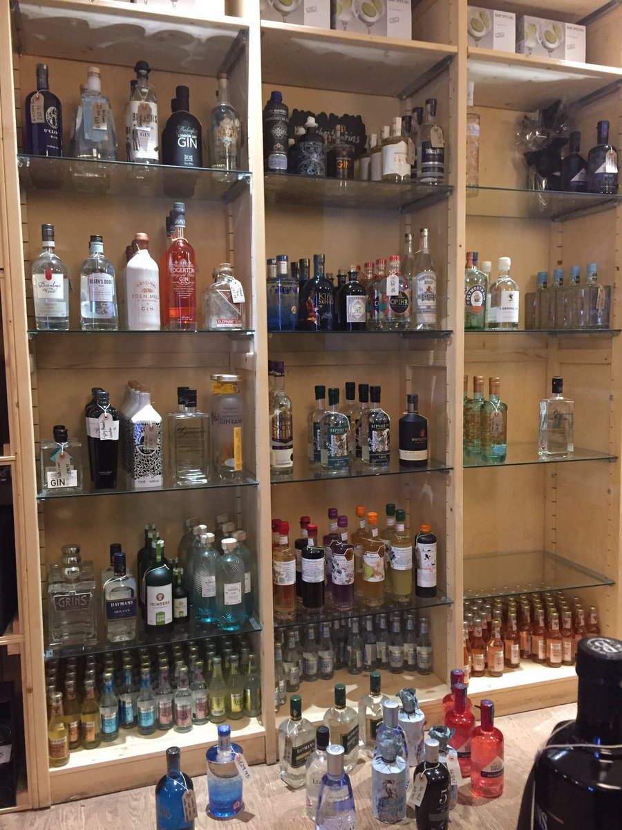 GarrethAspinall's tweet photo. Loving the #GinWall @dexterandjones #TopBanana https://t.co/L8VBSkKtFm