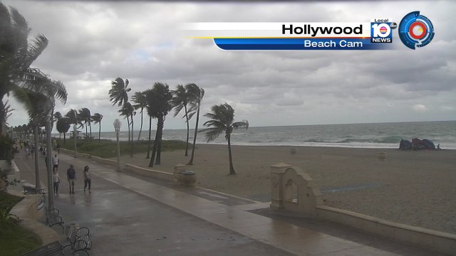 Breezy & soggy but don't let this stop you from enjoying the #HollywoodBeachBroadwalk. Enjoy your #Sunday! #Flwx https://t.co/h1YFApTJrv