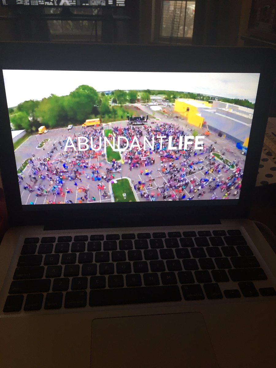 beccaclark23's tweet photo. @AbundantLifeLS  When your church is two weeks out from live streaming and an ice storm comes 🙌🏻🙌🏻🙌🏻 https://t.co/hjfBLWYfSw