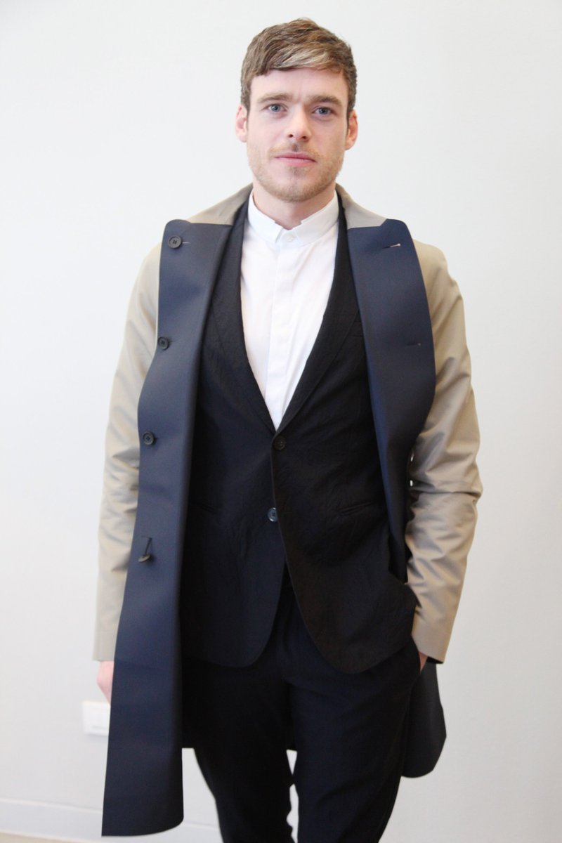 MaddenFrance's tweet photo. #RichardMadden et @nickjonas lors du défilé #Armani hier à la #MilanFashionWeek 
Plus de photos : https://t.co/ZUr5w82v5U https://t.co/KramyOZykX