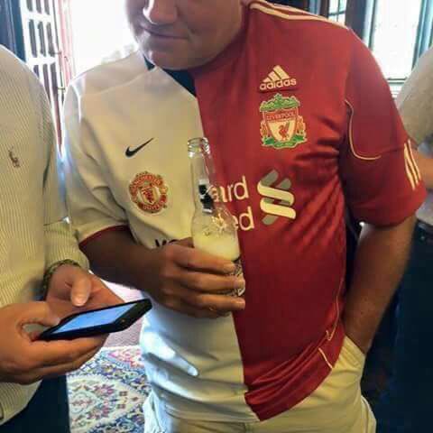 RealTiredJim's tweet photo. Just woke from my snooze and got my shirt on for the big game #United #Liverpool #TiredJim #TwoTeamJim https://t.co/Cs20kQzatH