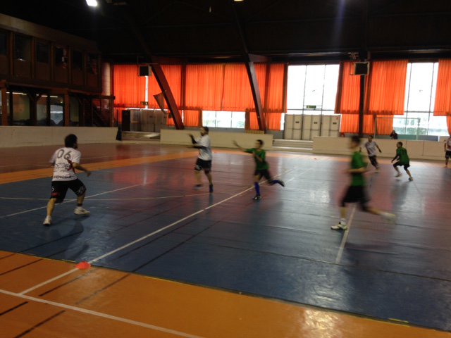mdestot's tweet photo. Un grand bravo aux @MonkeyGrenoble pour leur montée en D1 aujourd'hui à la Halle Clémenceau de Grenoble ! @FFlyingDiscF #Indoor #UltimateD2 https://t.co/SISvRjG6IN