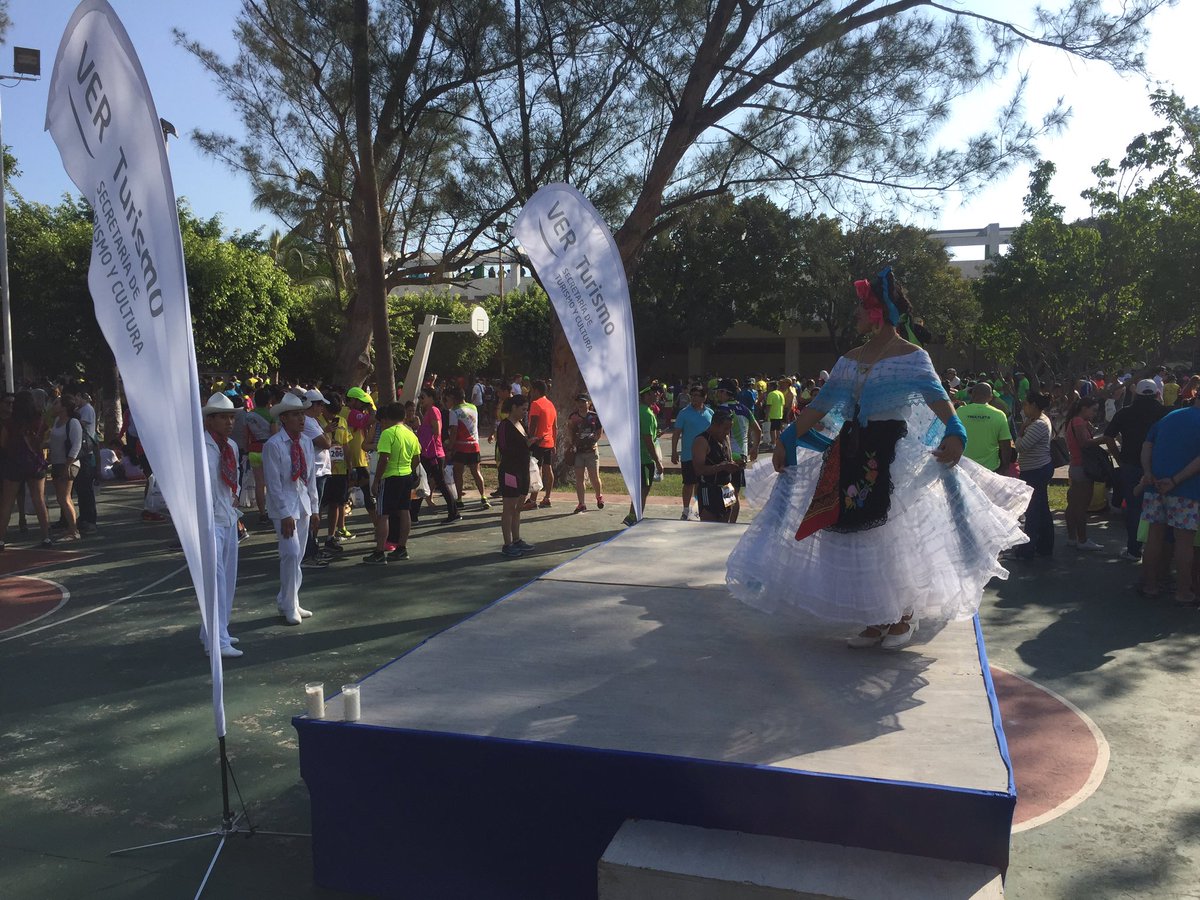 ArianGabriel's tweet photo. Listo el #MedioMaratón de #Veracruz 1:41 minutos los #21K con #NRC #NRCMéxico @GobiernoVer presente con #SecturVer https://t.co/vVUwYVWzcA