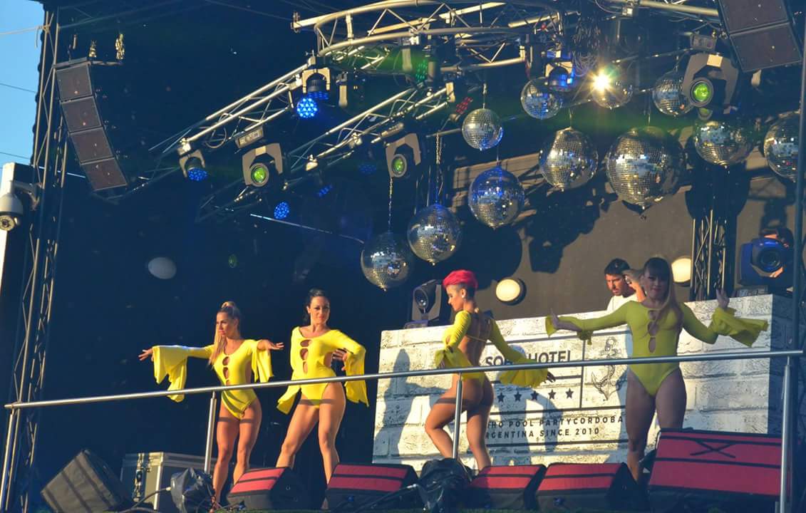 _Yanina_Carrizo's tweet image. #CoolDancer en @SohoVillageVCP #GogoDancers #Girls #Summer #Sexies #temporada2017 #VillaCarlosPaz #Yellow #Prduccion @_Yanina_Carrizo💋🎉🎶