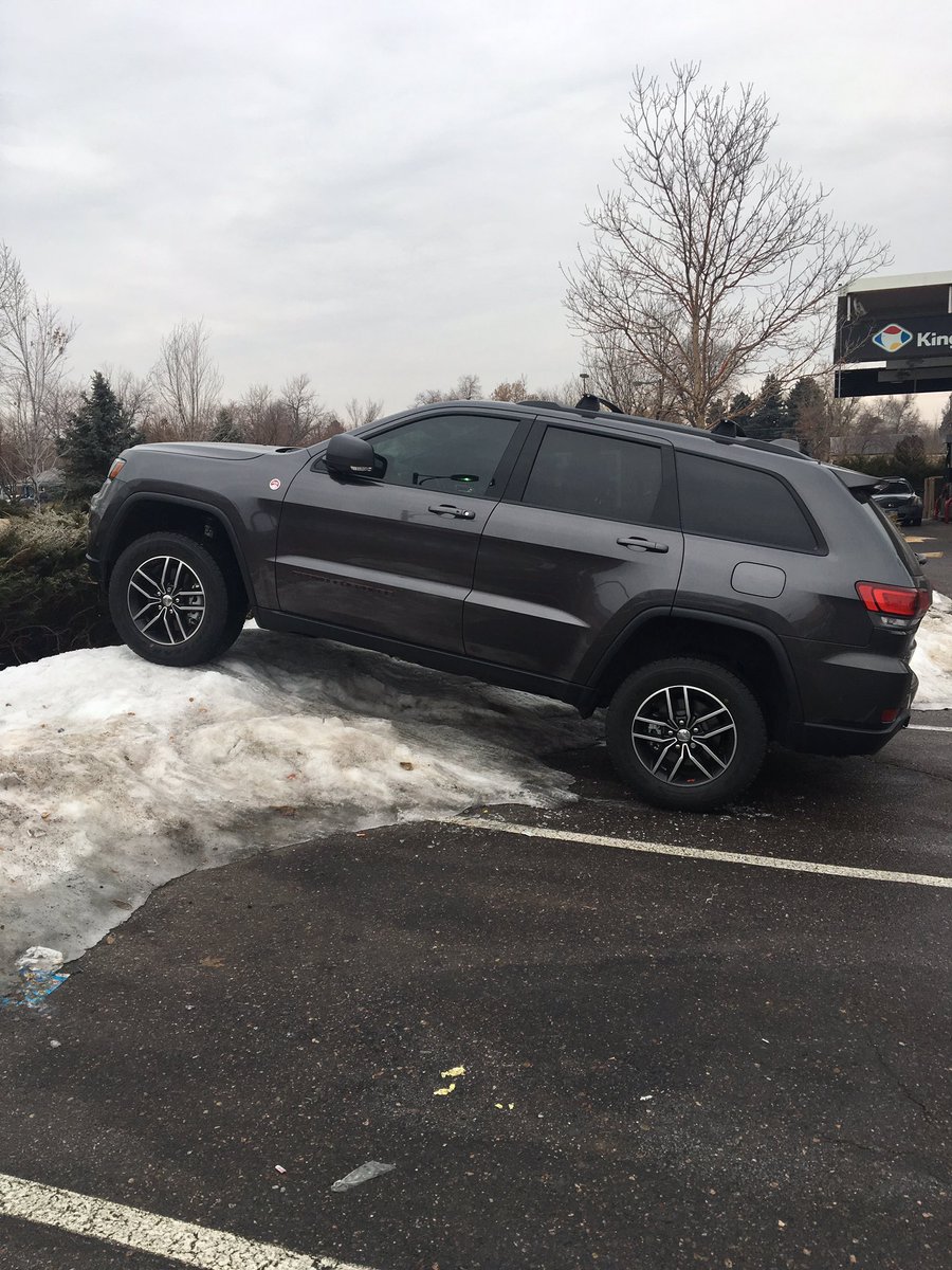 chrisparente's tweet photo. We have our "Sunday parking" winner, folks! 😜 https://t.co/7fQsGikCtR