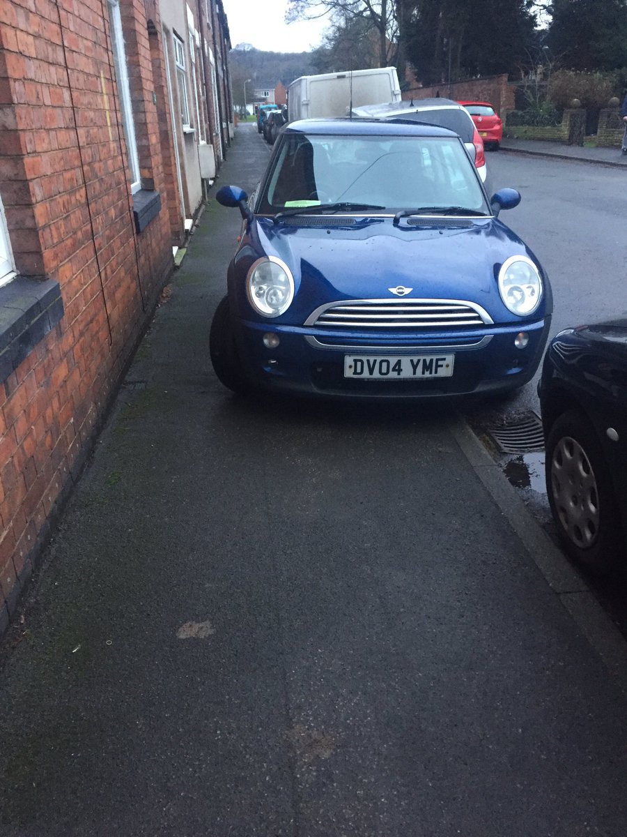 connorman73's tweet photo. @YPLAC parking on the roads to good for this one, oh what's that to the top right of the picture, oh yes it's a massive space! #miniproblems https://t.co/HqGmUtA6aA