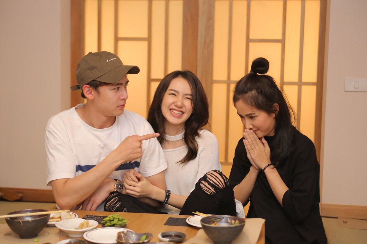 nichkhun with his sister and her gf celebrity photos onehallyu