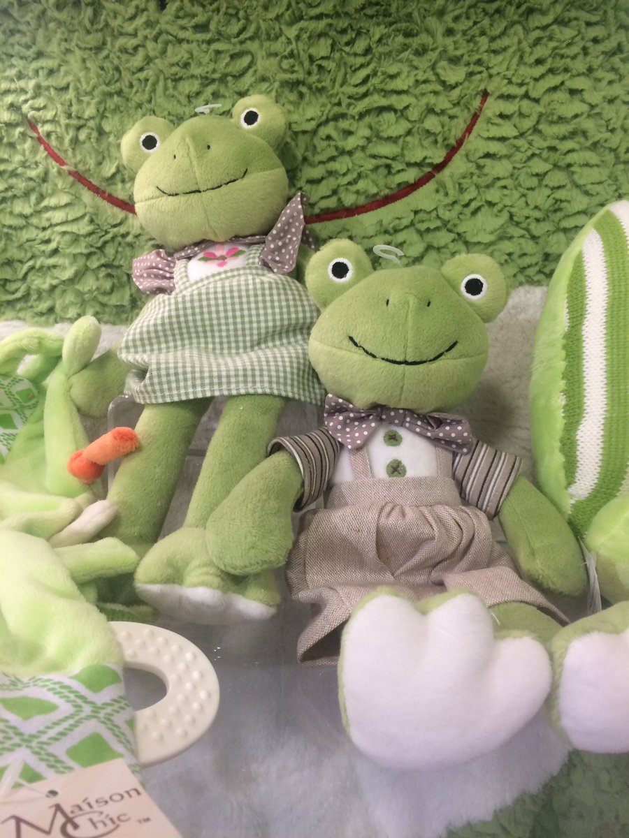 MaisonChicBaby's tweet photo. Frankie & Francine Frog are loving the view in @LarryLucasInc! Come meet them & other new friends! #maisonchic #AtlMkt #newproducts https://t.co/ELReYDZuHJ