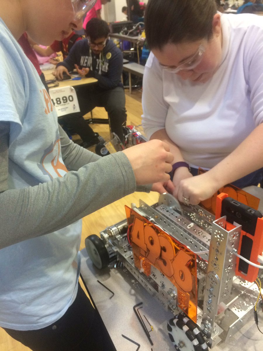SparksRobotics's tweet photo. Making some adjustments! #FTCRobotics https://t.co/6dsS9xfmbu