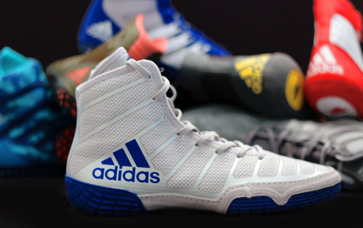 AdidasWrestling's tweet photo. Another peek at a new #Varner2 colorway! https://t.co/kSIXgXMngg