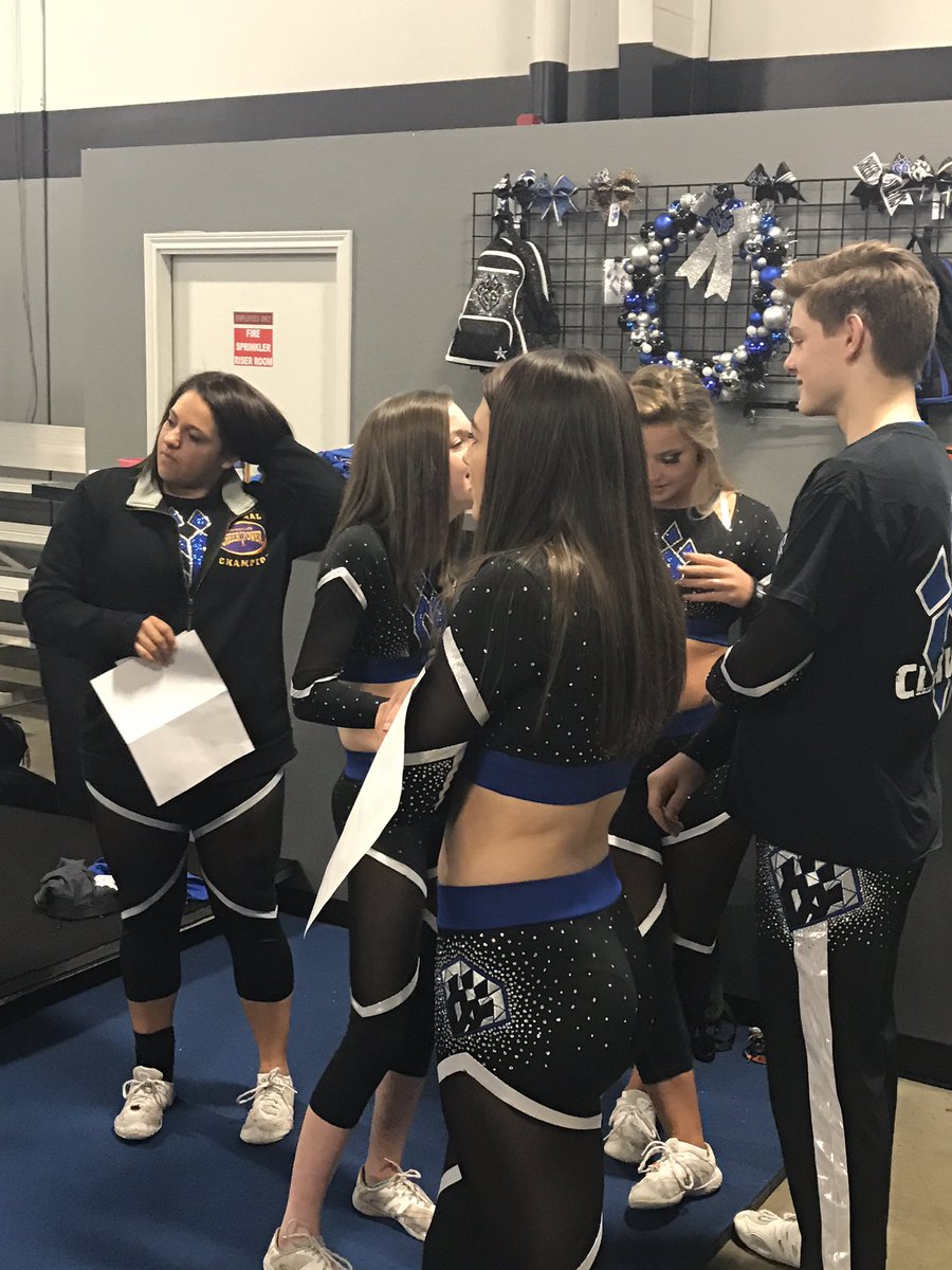 ca_blackdiamond's tweet photo. Picture day for Black Diamonds!! #thisisourdestiny #tiod https://t.co/OFfYc5ef3o