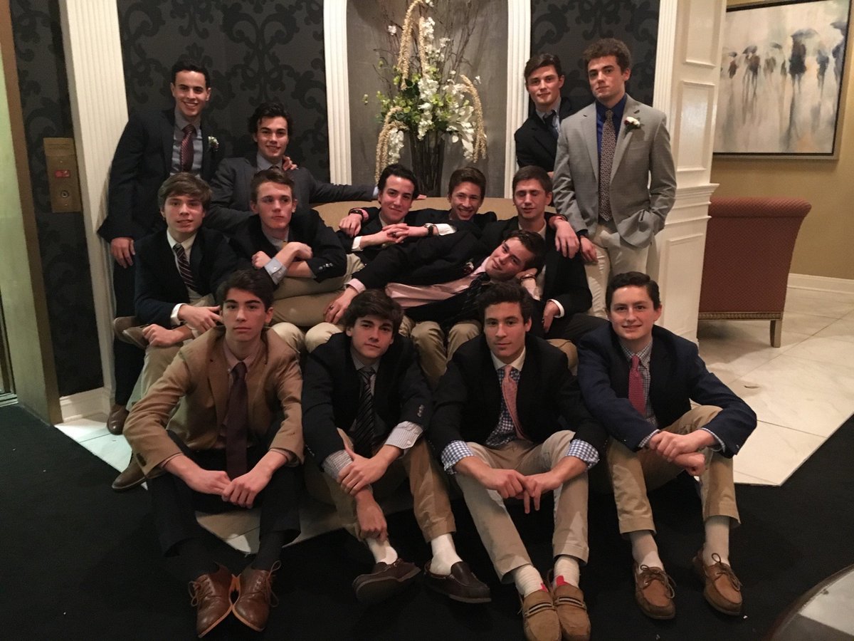 SjciVar's tweet image. Our players celebrated w/ the most important women in their lives last night. Unfortunately, their dates were a bit camera shy! ;) #momprom