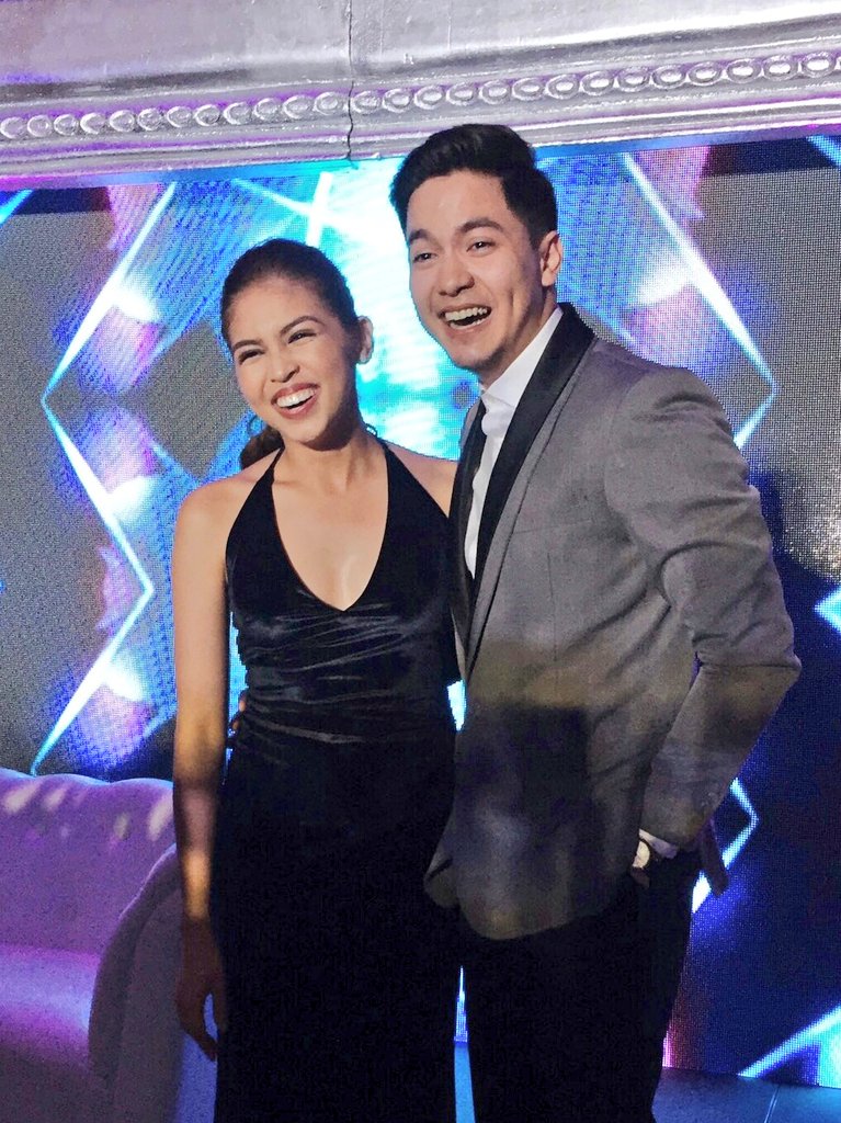 ONLY ONE PERSON can make him smile like that😭❤ Stay by his side and you'll never see it fade away, <a href="/mainedcm/">Maine Mendoza</a>. 

#AldenRichardsAt25