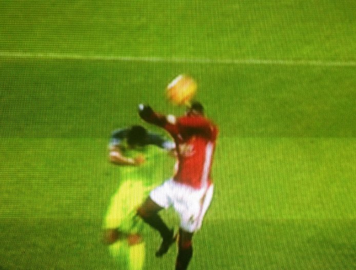 empireofthekop's tweet photo. Nice of Pogba to dab at a very convenient time 👍 https://t.co/EtVfDB9YF6
