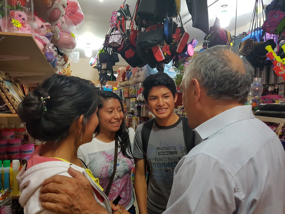 PacoMoncayo's tweet photo. ¡Por los jóvenes, por ustedes vamos a trabajar, por ustedes hay que trabajar! #JuntosEstaremosMejor https://t.co/PUsiJ2ntVe