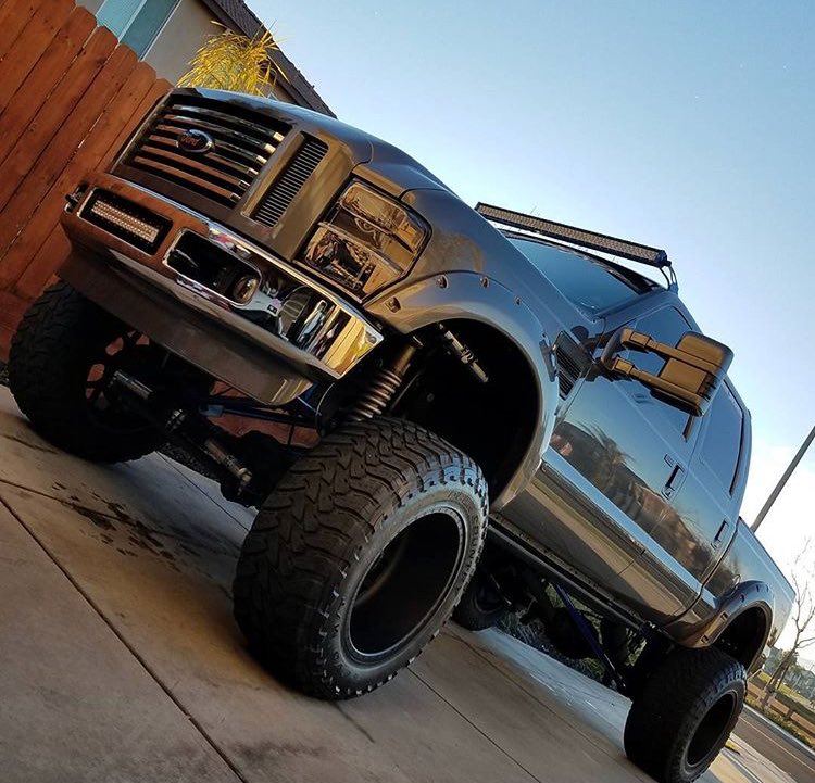 _LiftedTrucks_'s tweet photo. #Ford https://t.co/KyFNL21CLF